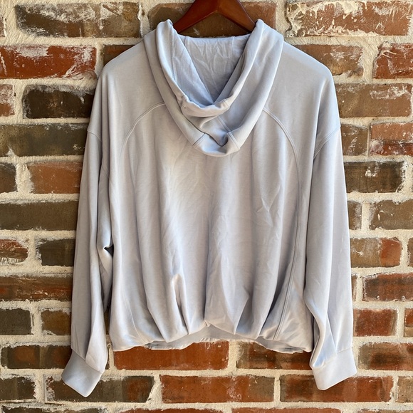 Athleta Seasoft Bubble Hem Hoodie in light blue gray Size L - Picture 4 of 16